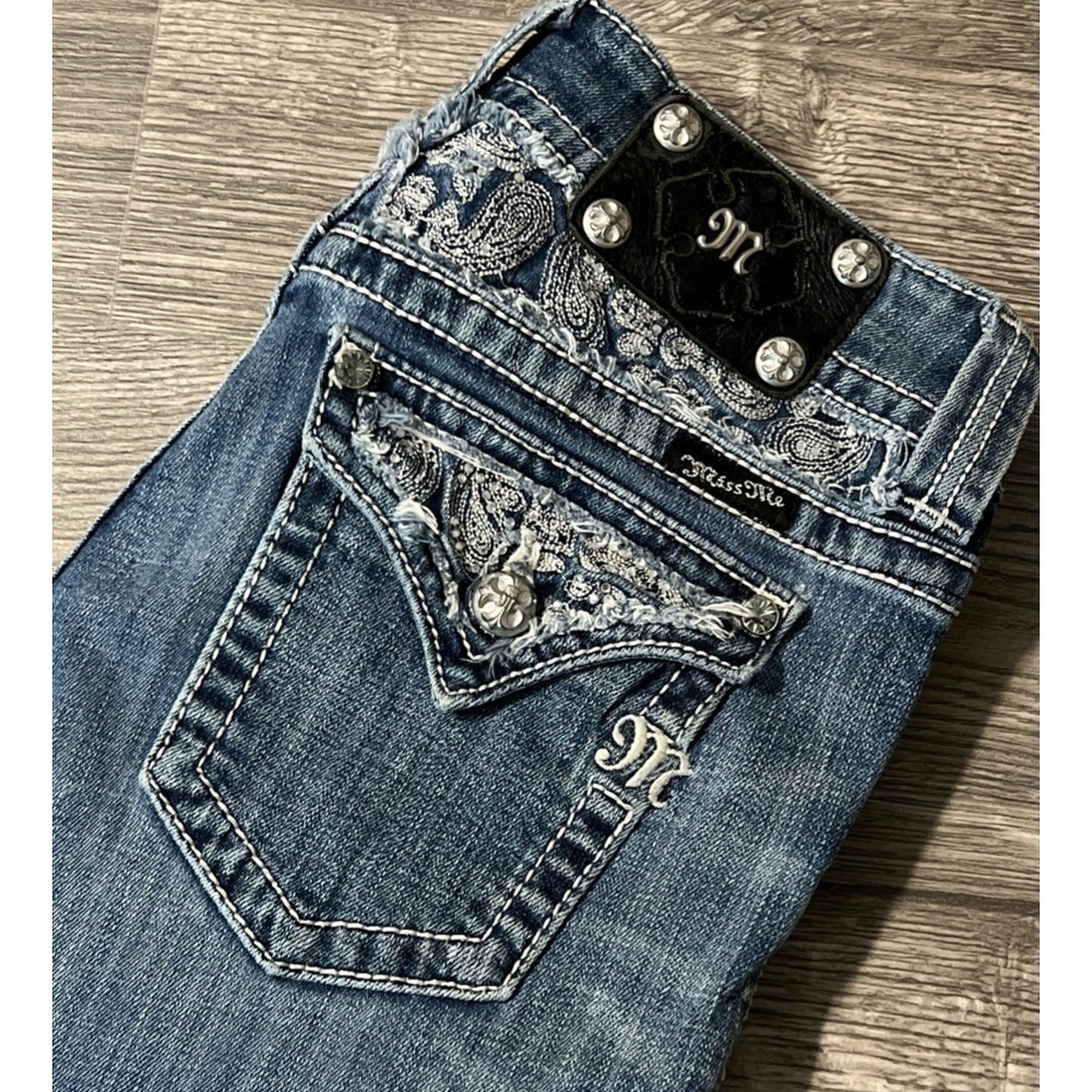 Miss Me Boot Paisley Embroidered Flap Pocket Low Rise Jeans SZ 27 (28x32)